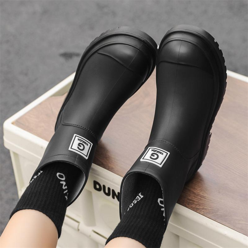 

Жіночі модні прості гумові черевики середнього розміру L size (suitable for 39-40 feet)