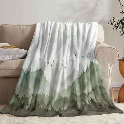 Aquarell Berg Wald Fleece Decke, Natur Nebeliger Dunst Salbei Grün Baum Landschaft Kunst Nickerchen Decken Geschenk Sofa Bett