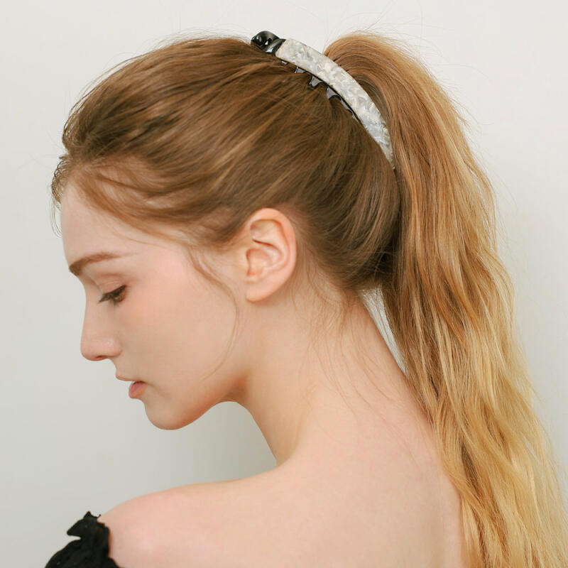 Mierun Hopi Banana Pin Clip A257 Blue Brown