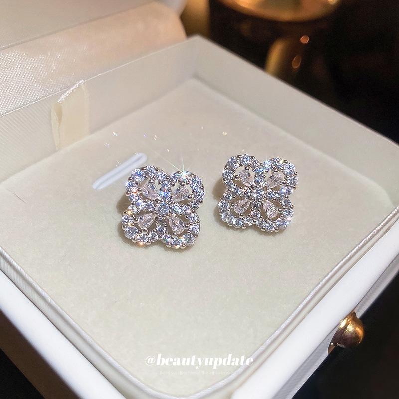 Silver Needle Zircon Flower Stud Earrings - Light Luxury Style, Fashionable, High-End Sense