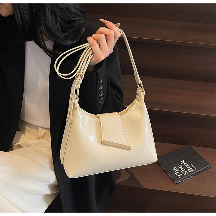 Women Summer Glossy PU Delicate Crossbody Bag High Grade Buckle Zipper One Shoulder Bags Versatile Commute Underarm Packs