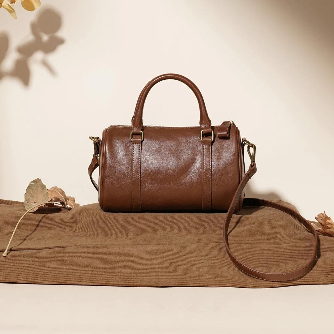 

Pillowcase-style Vintage Handbag Made of Vegetable-tanned Cowhide, Crossbody Bag коричневий