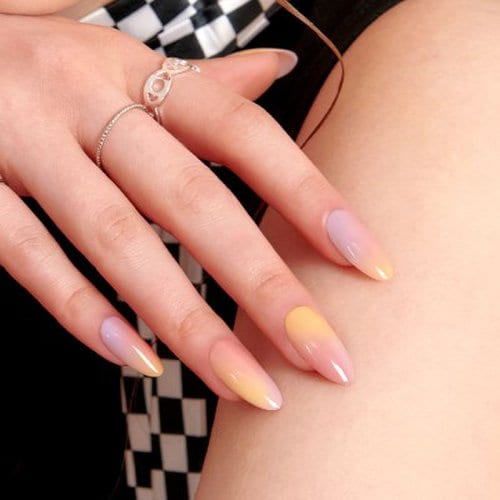 

MUZMAK Reusable Nail Tips Dreaming (Almond)