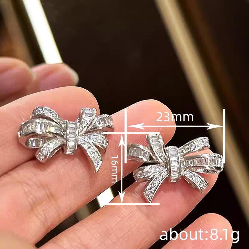 Korean Version of Gentle New Stud Earrings, Bow Symmetrical Boutique Earrings, Lady Princess Internet Celebrity