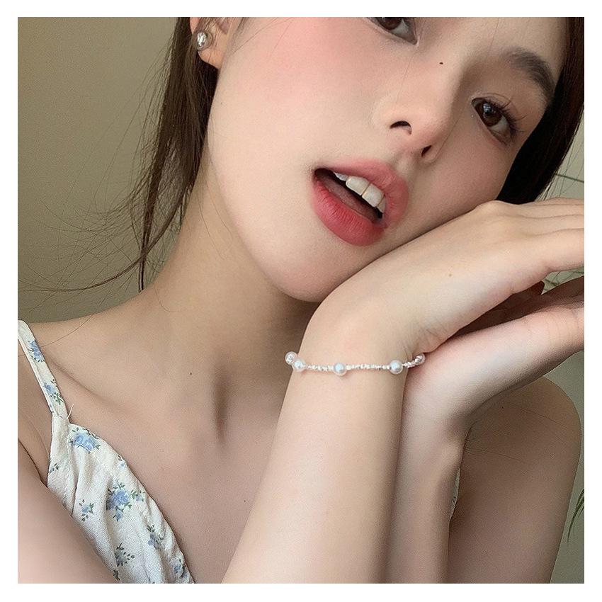Sterling Silver Pearl Bracelet for Women: Elegant French Retro Design, Minimalist & Versatile.
