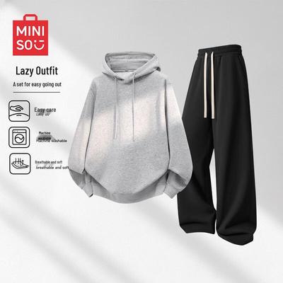 Haine pentru bărbați și accesorii – Treninguri