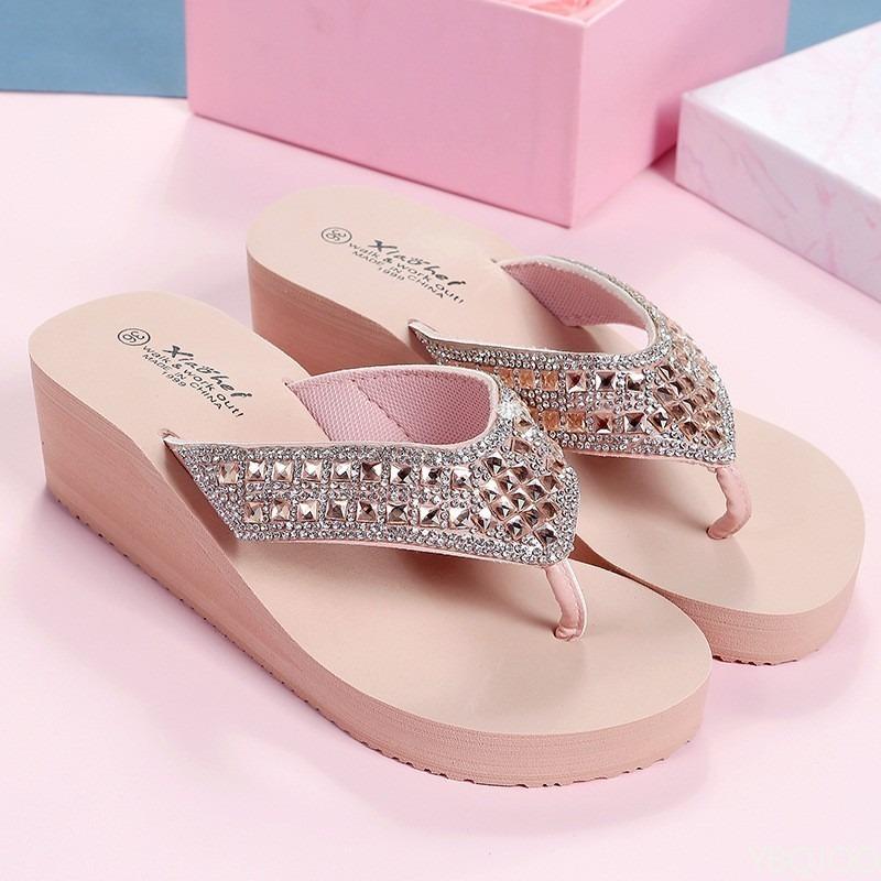 2026 Summer Fashionable Versatile Beach Slippers Women'S Elegant Minimalist Flip Flops Casual Comfortable Wedges Women Sandals