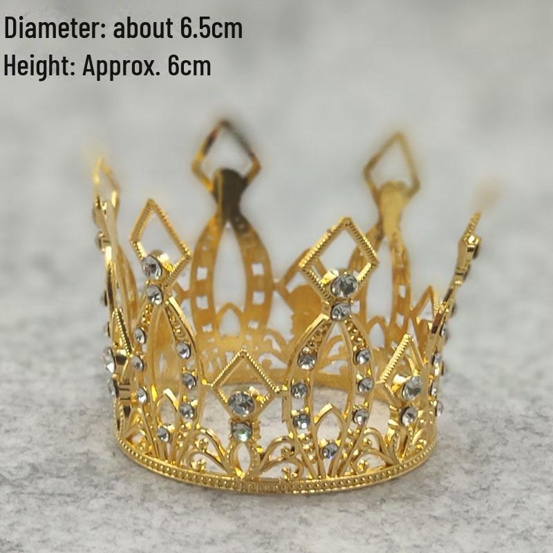 Queen Crown Cake Decoration with Lace, Pearls, and Baby's Breath for Birthdays