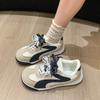 Retro lightweight soft sole shows small autumn sports shoes, pair of shoelaces, thick sole breathable women