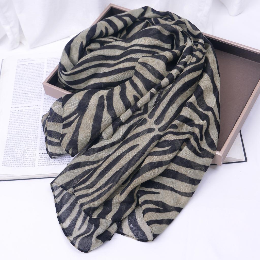 French Old Money Style New Style with Enlarged and Widened Zebra Pattern Silk Scarf for Women, Fashionable and Versatile Thin Office Scarf Shawl