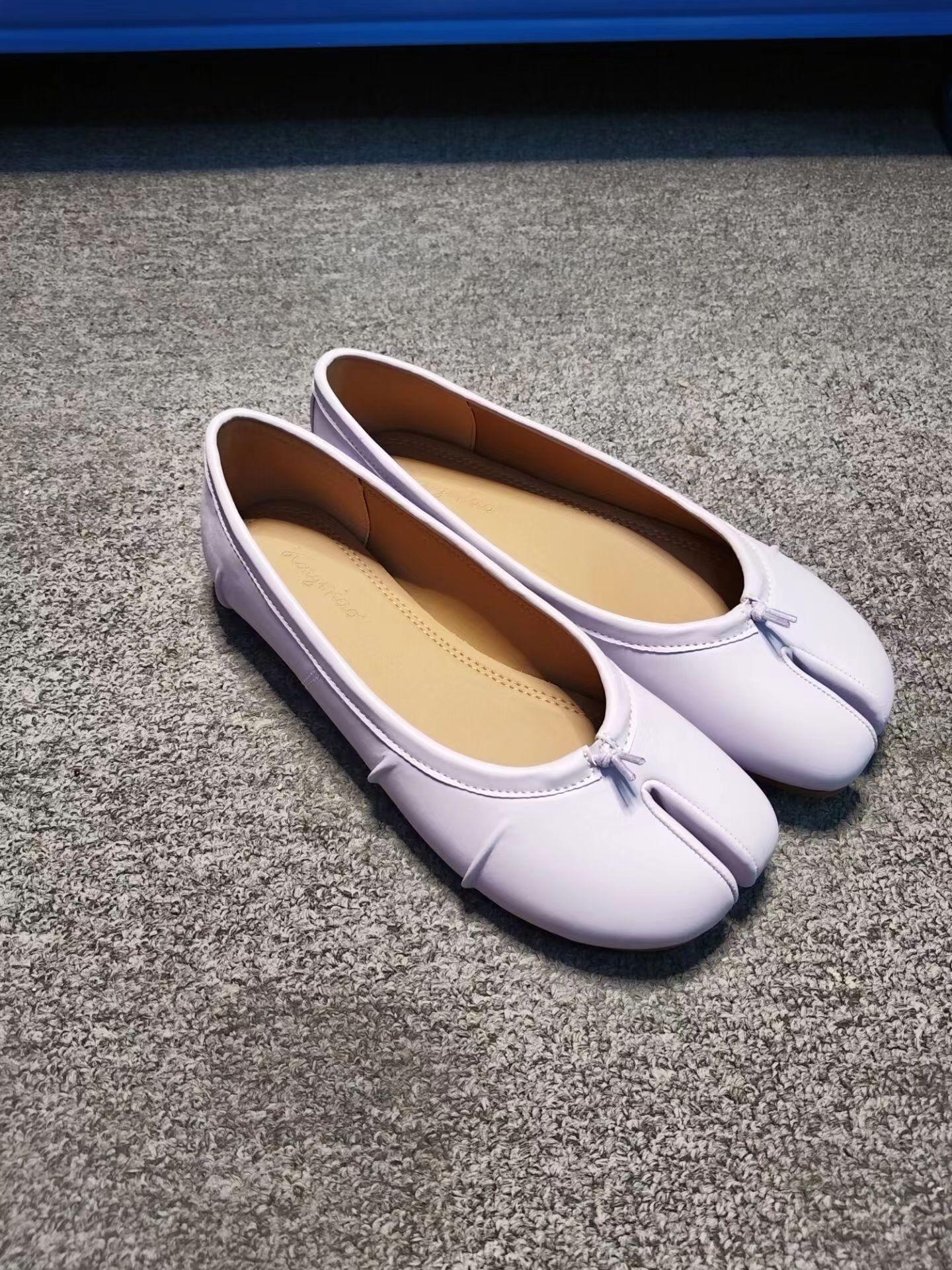 

Cowhide version~ 2025 new pleated leather soft-soled split-toed shoes women s loafer small leather shoes flat Mary Jane single shoes 35