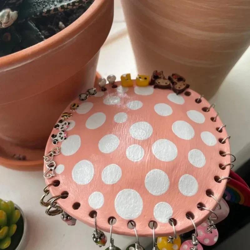 Soporte para Pendientes de Hongo 26 Agujeros Estante de Almacenamiento para Pendientes Estante de Exhibición Soporte de Adorno para Escritorio del Hogar Organizador de Resina Decoración Jewer 2024