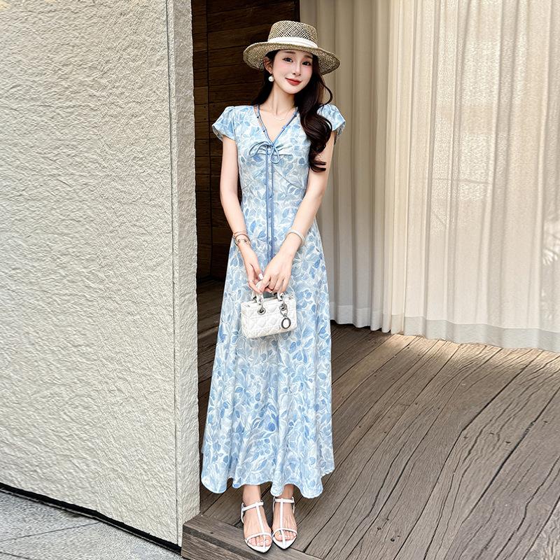 Thirteen lines, summer new A-shaped waist and thin elegant temperament blue printed French short-sleeved long dress