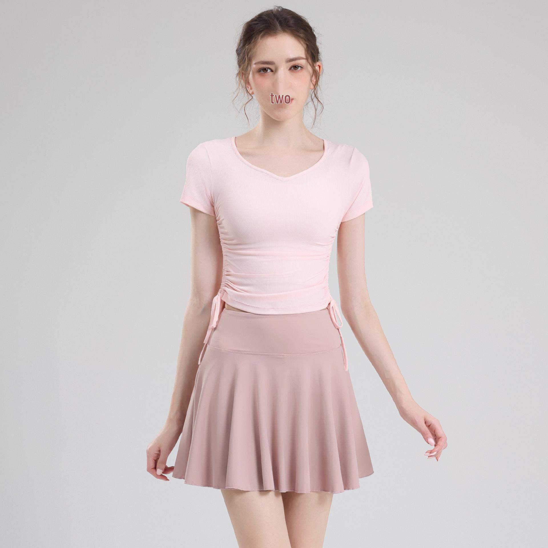 

Женский комплект с коротким рукавом для йоги и плиссированной юбкой - Приталенный крой с кулиской на талии для пилатеса и фитнеса Medium