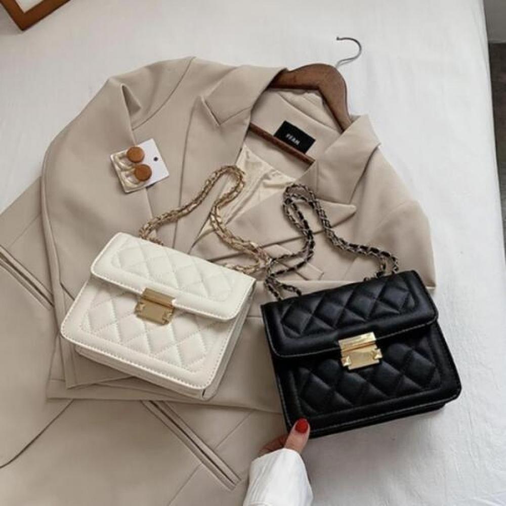 New Arrivals Open Run Quilted HandBag Square White Bag Gold Chain
