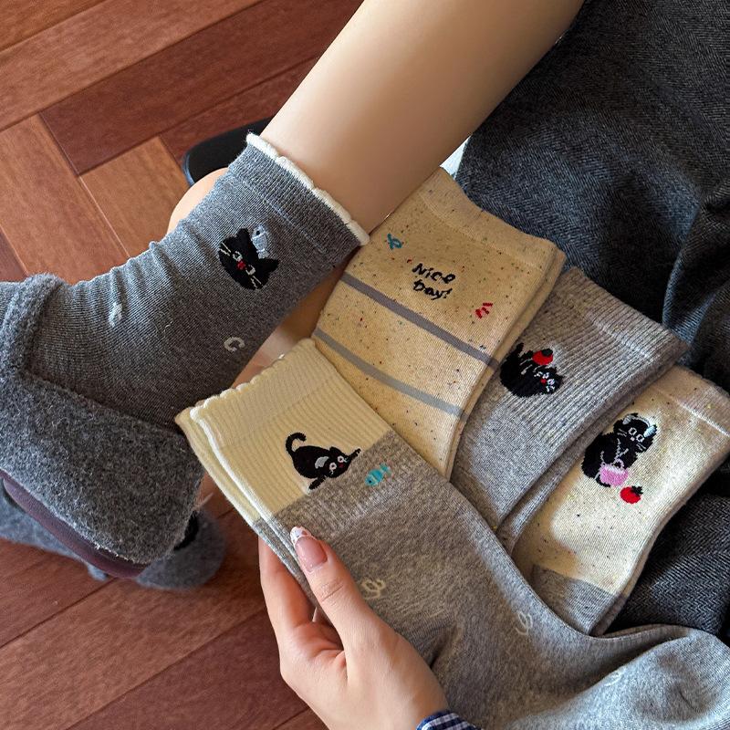 Female Autumn and Winter Cute Cartoon Cat Boneless Drum Pile Cotton Socks