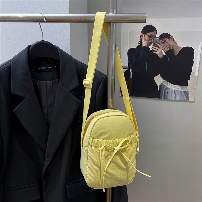 Japanese Ins Women's Fashion 2025 Casual Lightweight Messenger Bag Korean Version of Simple Trend Niche Design Small Square Bag