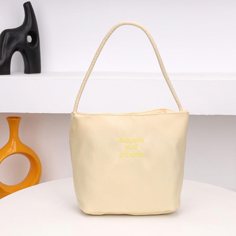 Korean Women's Fashionable Mini Heart Underarm Handbag - Versatile Shoulder Bag and Gift Option