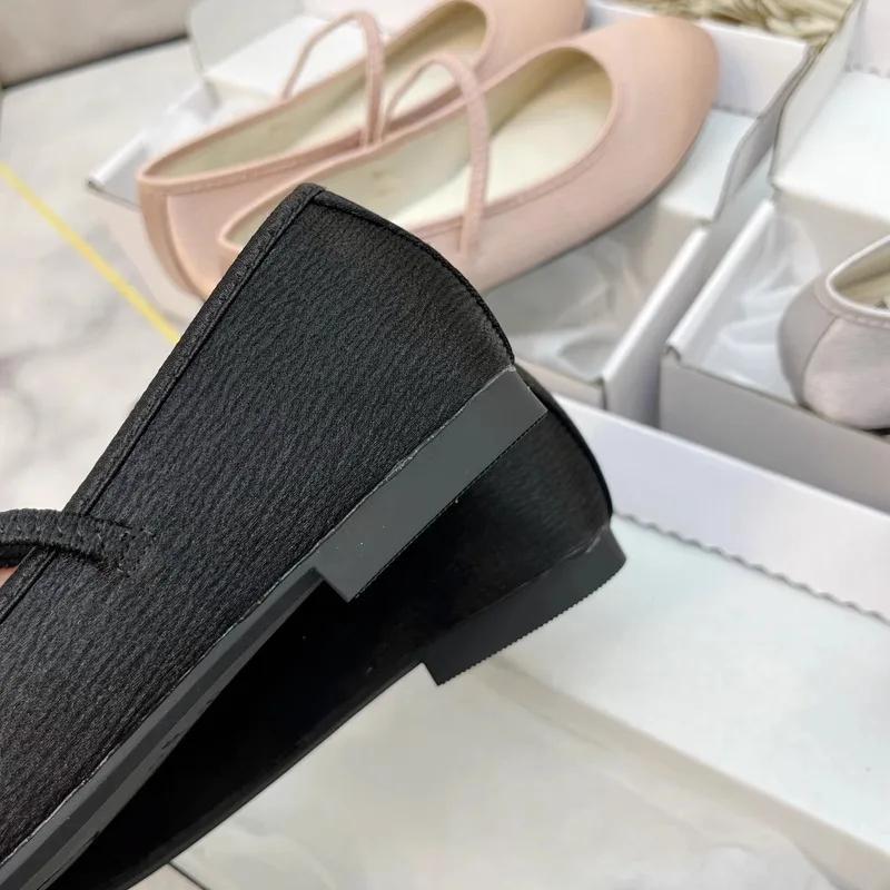 Fashion Flat Shoes for Women Spring and Autumn Silk Elastic Band Flat Bottom  Light Weight Temperament Mary Jane Ladies Shoes for Women