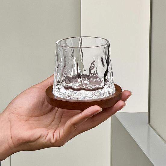 Drehbares Whiskey-Glas mit Holzständer, Handbemalter rotierender Tumbler für Bar, Schreibtischspielzeug zur Stressbewältigung Geschenk