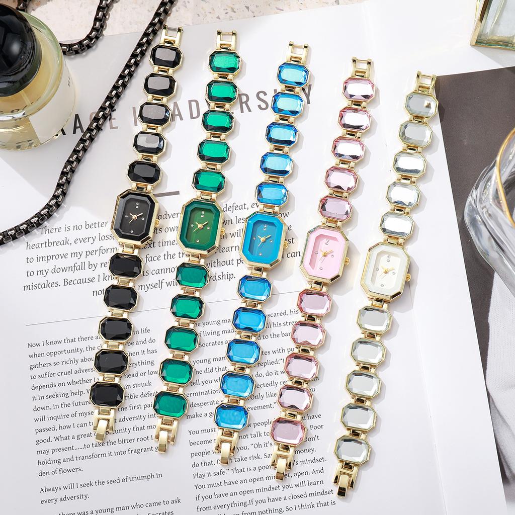 5 Farben Damenuhr Mode Quadratisches Zifferblatt Elegant Vintage Trendige Quarzuhr (Box nicht im Lieferumfang enthalten)