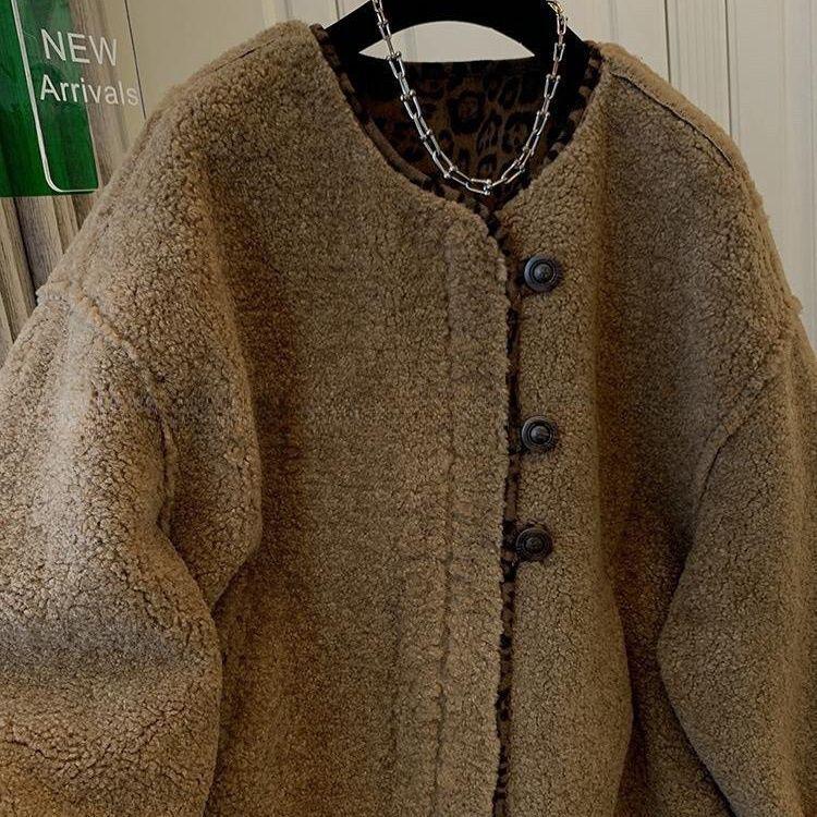 Women's Leopard Print Leather and Fur Coat - 2025 Autumn/Winter, Warm, Stylish, Loose Fit, Plus Velvet, Thick.