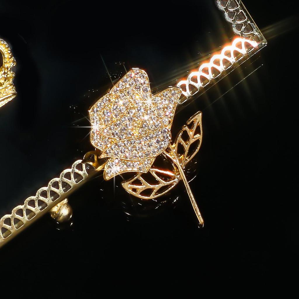 Elegant Rhinestone Rose Brooch: Sparkling, High-Grade, Versatile Pin for Suits and Anti-Exposure Fixing.