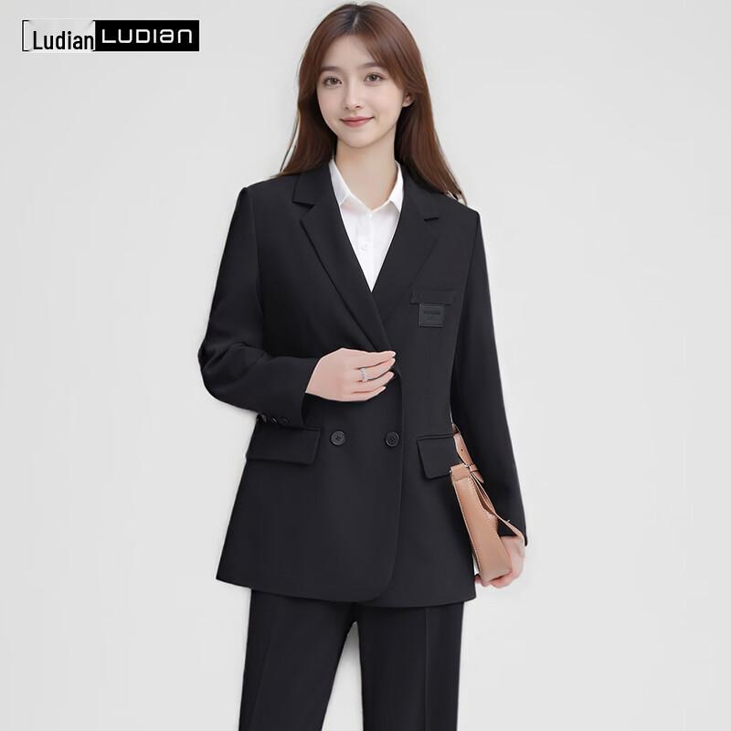 LUDIan Women's Relaxed Fit Long Sleeve Blazer