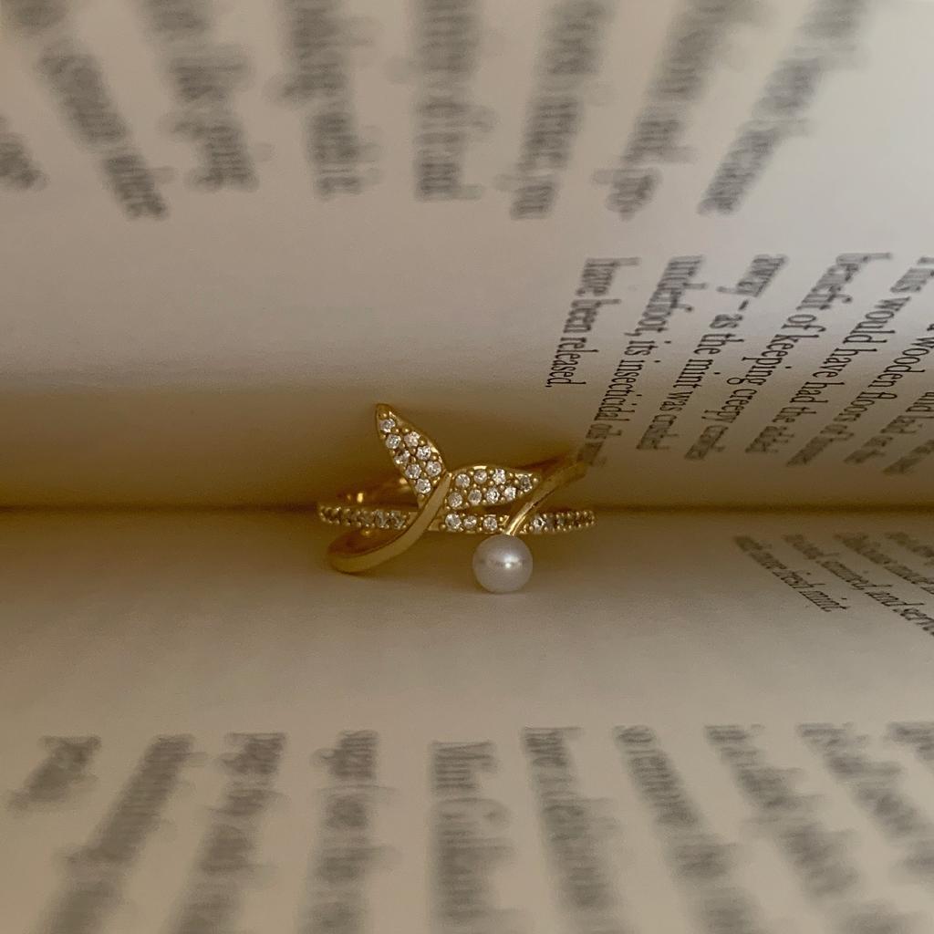 Vintage Exquisite Pearl Mermaid Ring Unique Aesthetic For Fashionable Women Great For Giving Gift