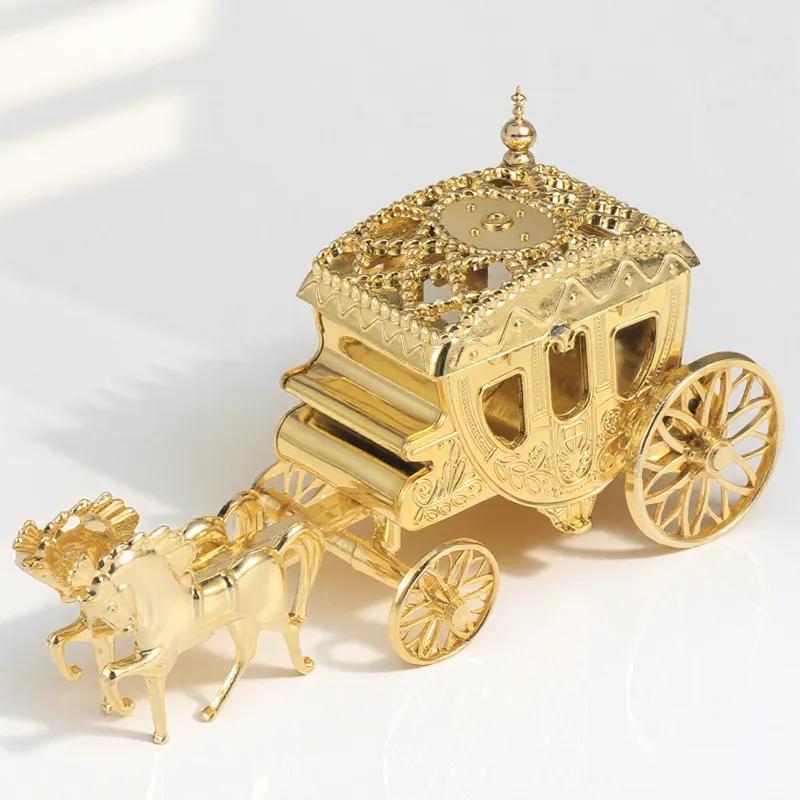 Wedding Carriage Candy Boxes Gold Plastic Favor Gift Containers for Bridal Shower Party Favors Sweets Treats Holder