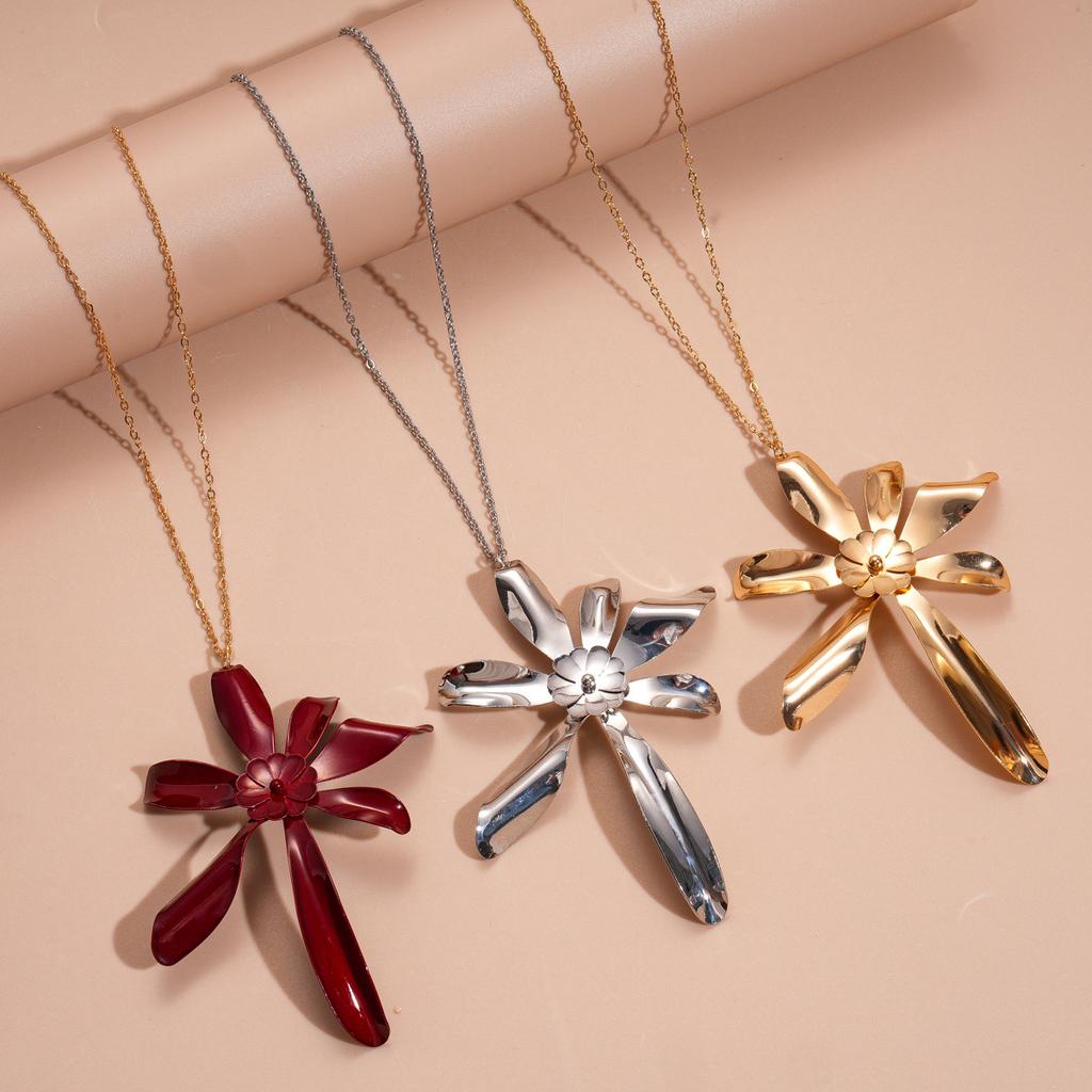 Spray paint double-layer flower pendant sweater chain simple item set