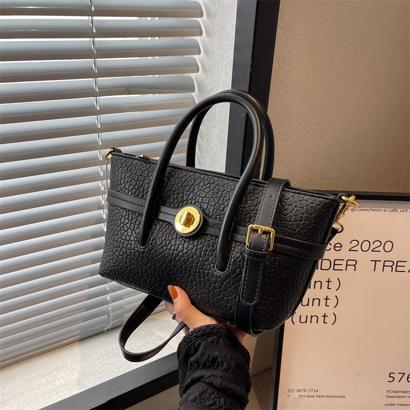 

Женские сумки Высококачественные сумки через плечо большой вместимости Универсальные сумки через плечо Пригородные сумки 22*9*16cm чёрный