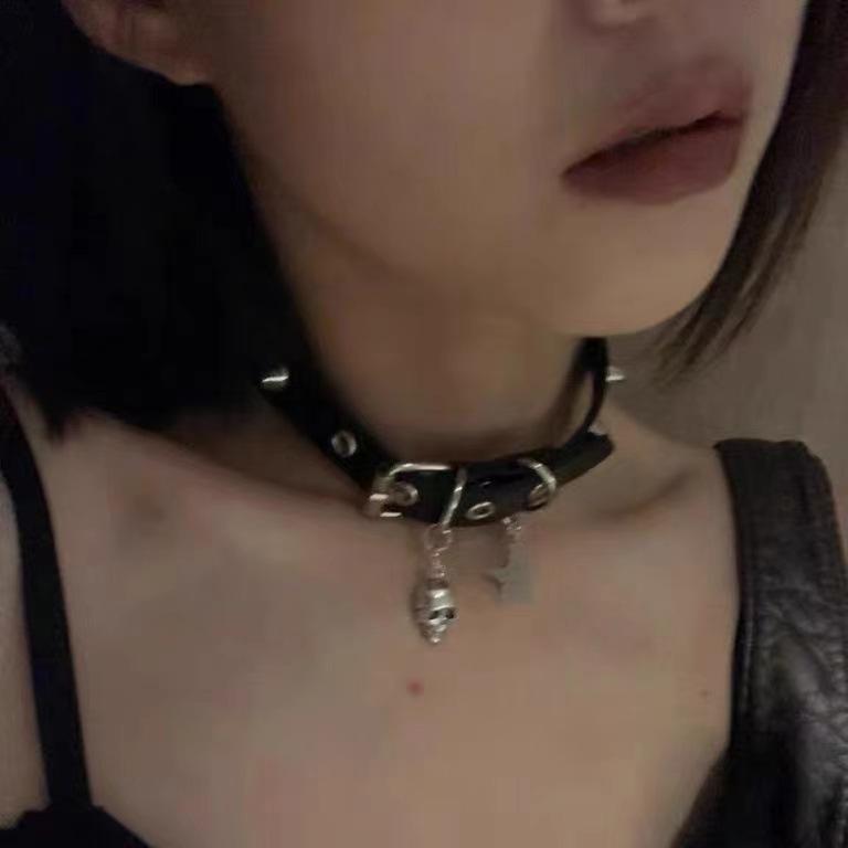 Retro Y2k Hot Girl Butterfly Heart Cross Flower Black Leather Belt Buckle Collar Necklace for Women Personality Punk Jewelry