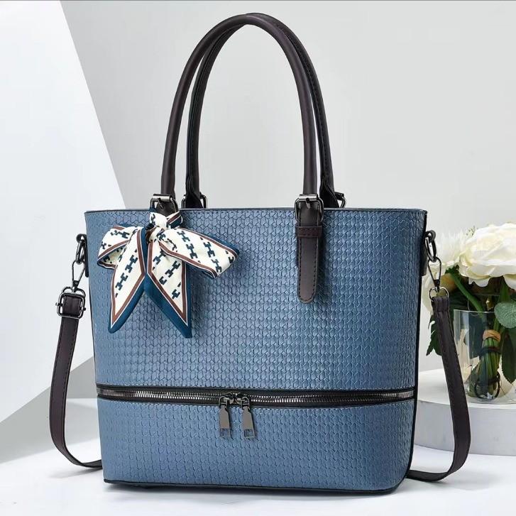 Trendy Women's Tote Bag For Autumn And Winter Stylish Shoulder Bag With Large Capacity