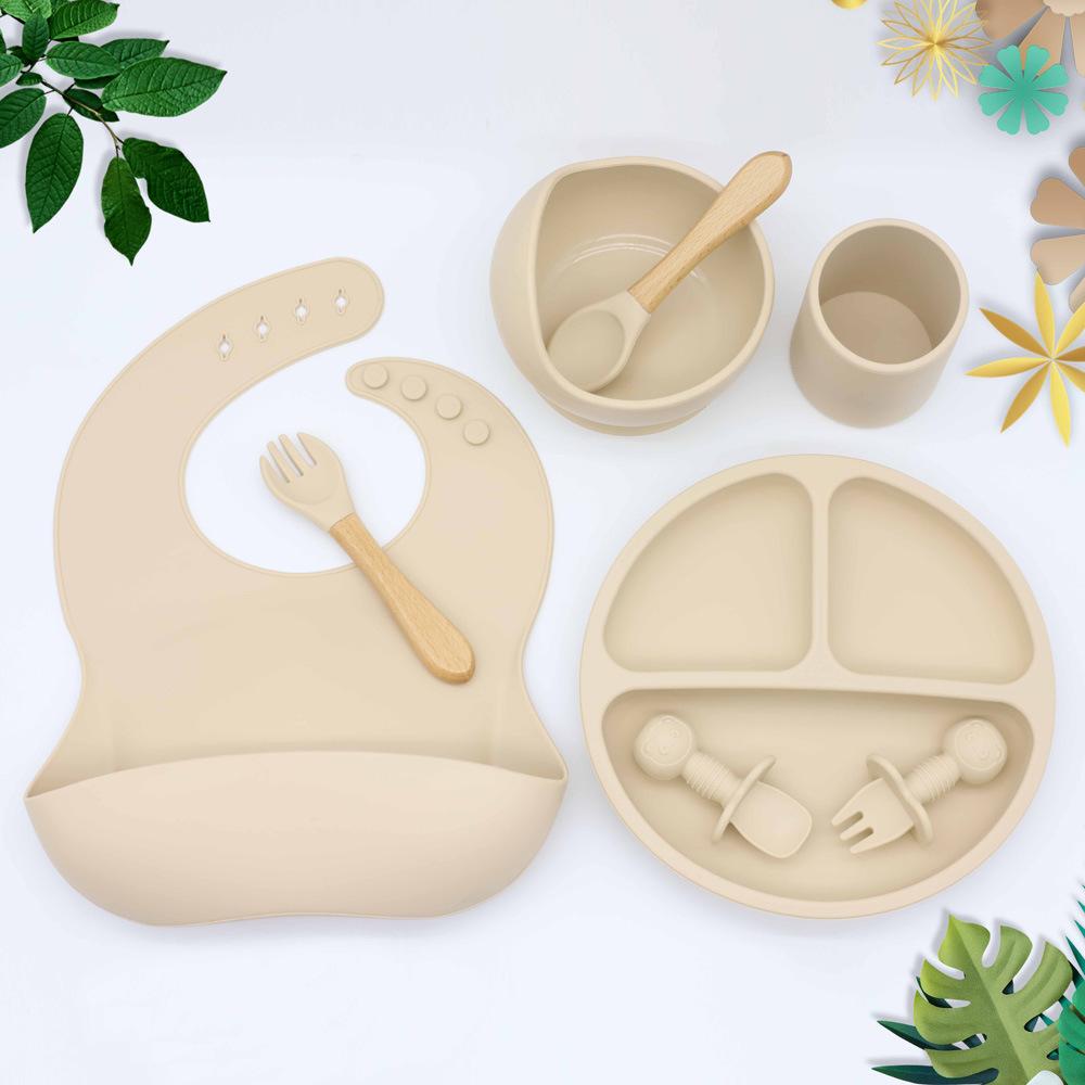 8PCS/Set Baby Silicone Tableware Set Baby Feeding Dishes BPA Free Bowl Plate Bibs Spoon Fork Sets Children Non-slip Dinnerware
