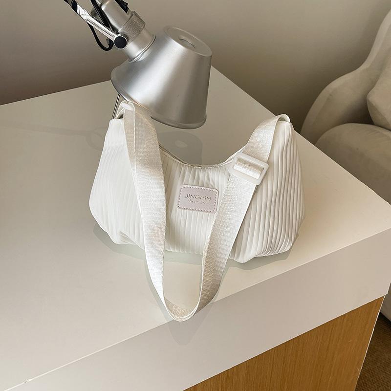 Large-capacity Spring and Summer Simple Shoulder Bag with Side Pocket for Carrying On The Shoulder or Across The Body Casually