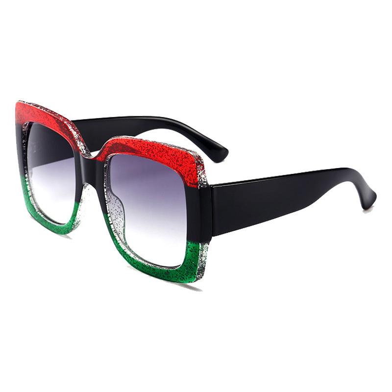 

Oversized Square Frame Sunglasses with Gradient Lens for Women and Men UV Protection Fashionable Style Lightweight Design зелений