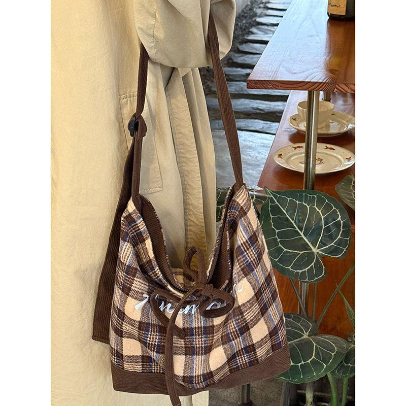 Tote Bag - Retro Business Shoulder Bag with Large Capacity and Versatile Design for All Occasions