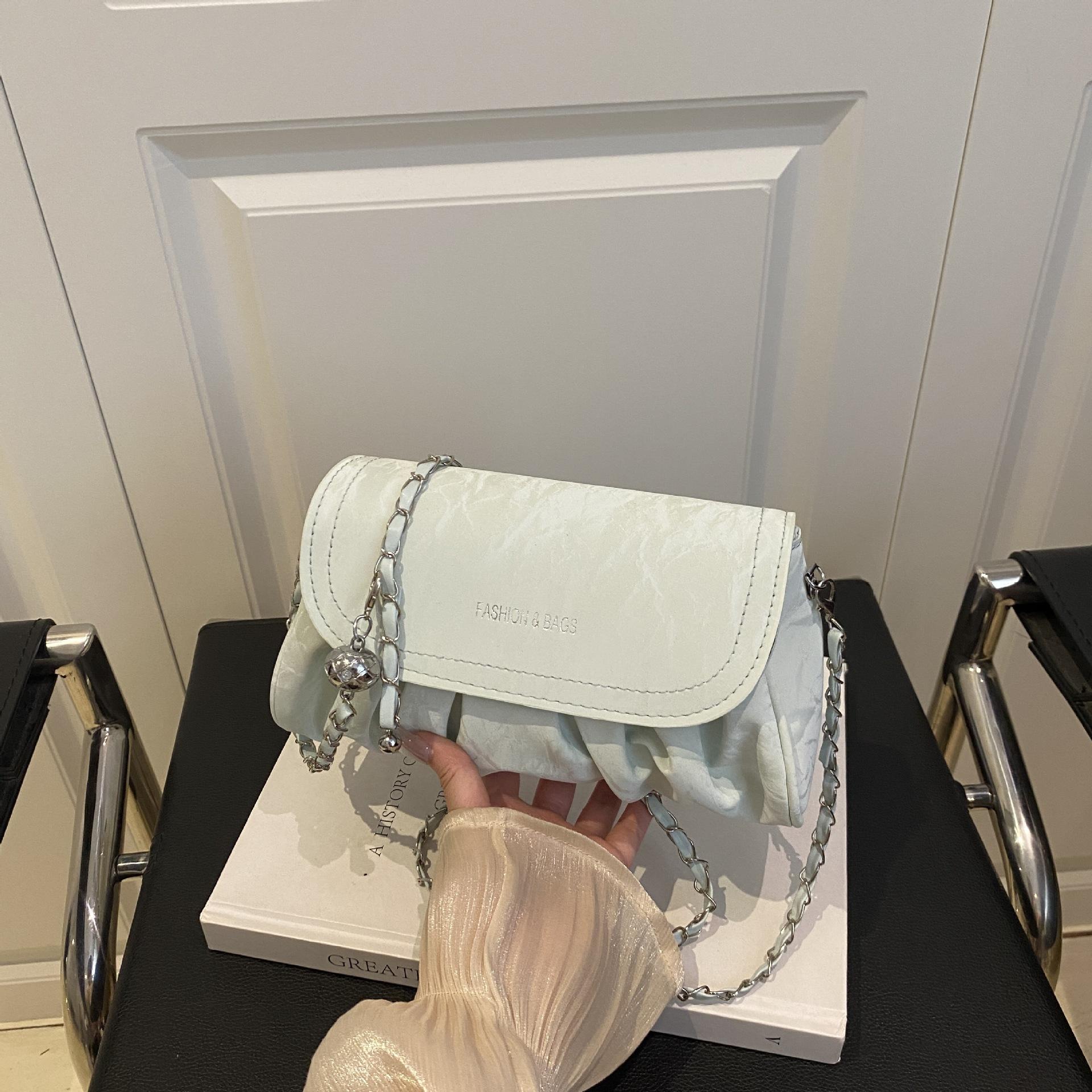 

2025 новая высококлассная плиссированная маленькая сумка модная универсальная сумка-мессенджер на цепочке простая нишевая сумка через плечо зелёный