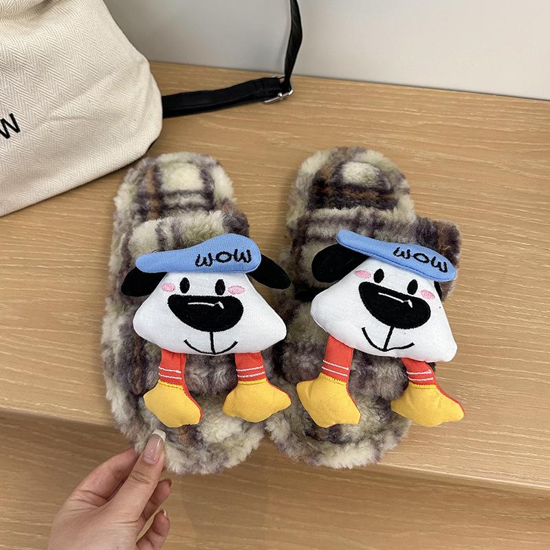 Cute cartoon fluffy slippers female 2025 autumn and winter new soft cute puppy can wear fleece warm cotton slippers