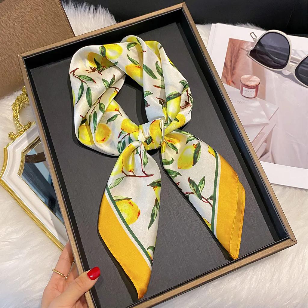 2025 New Fashion 70X70cm Women's Scarf Silk Paisley Print Scarf Square Shawl Decorative Headband Neck Luxury Design Bandana