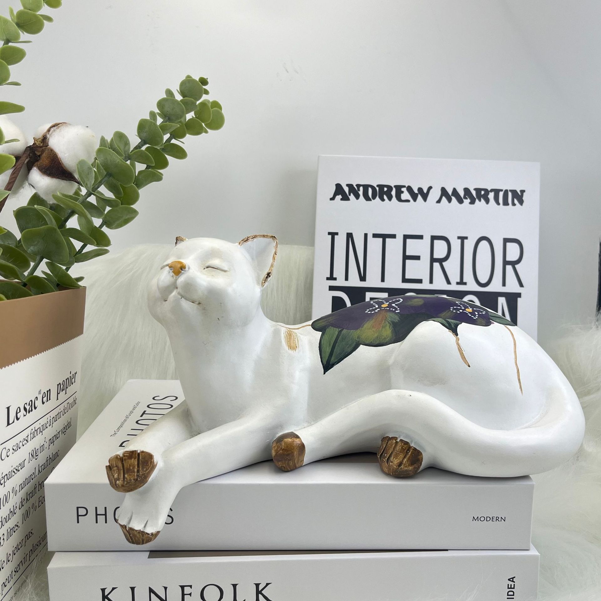 

Creative Cat-designed Resin Handicraft Ornaments Living Room Office Small Modern Creative Art Figurines Accessories Gift Ideas білий