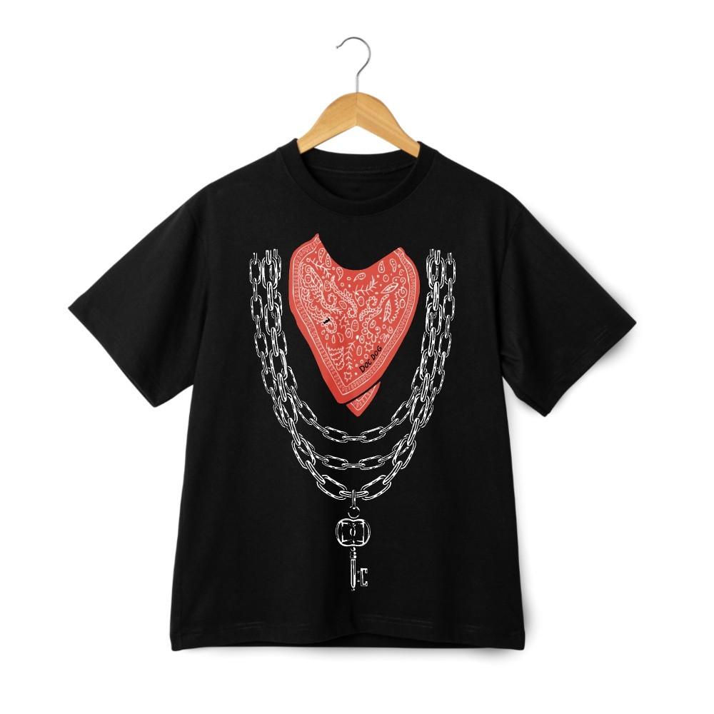 

Bandana Heart Chain Custom Graphic T-Shirt - Retro Urban Streetwear Unisex Tee S