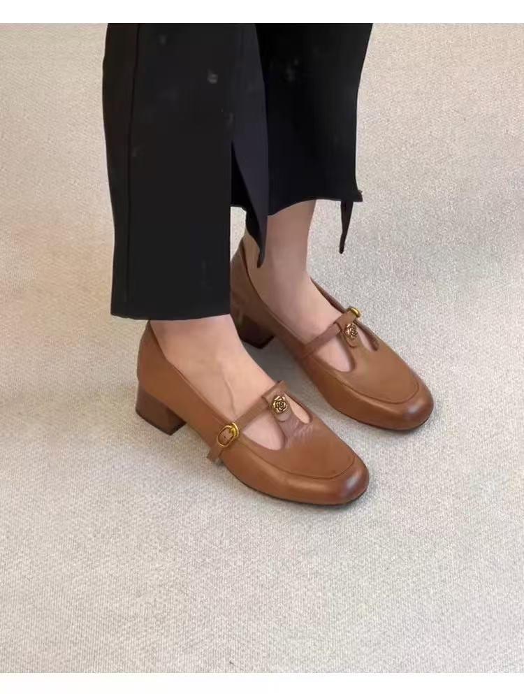 2025 new pink single shoes women's French round head light mouth T-buckle belt with skirt flat bottom Mary Jane small leather shoes