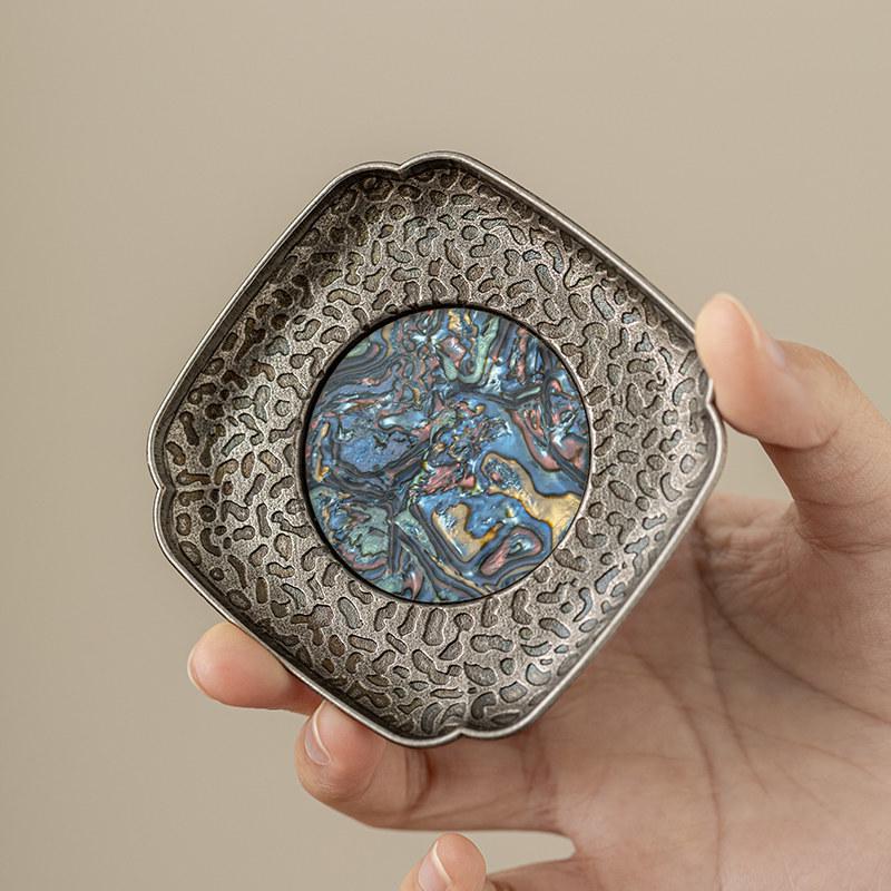 Retro Mother-of-Pearl Coaster Tea Set: Chinese Tea Knife, Anti-Scald Tea Cup Holder, Tea Ceremony Accessories.