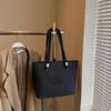 Large-capacity casual bag women's new fashionable and simple shoulder underarm bag niche commuter tote bag