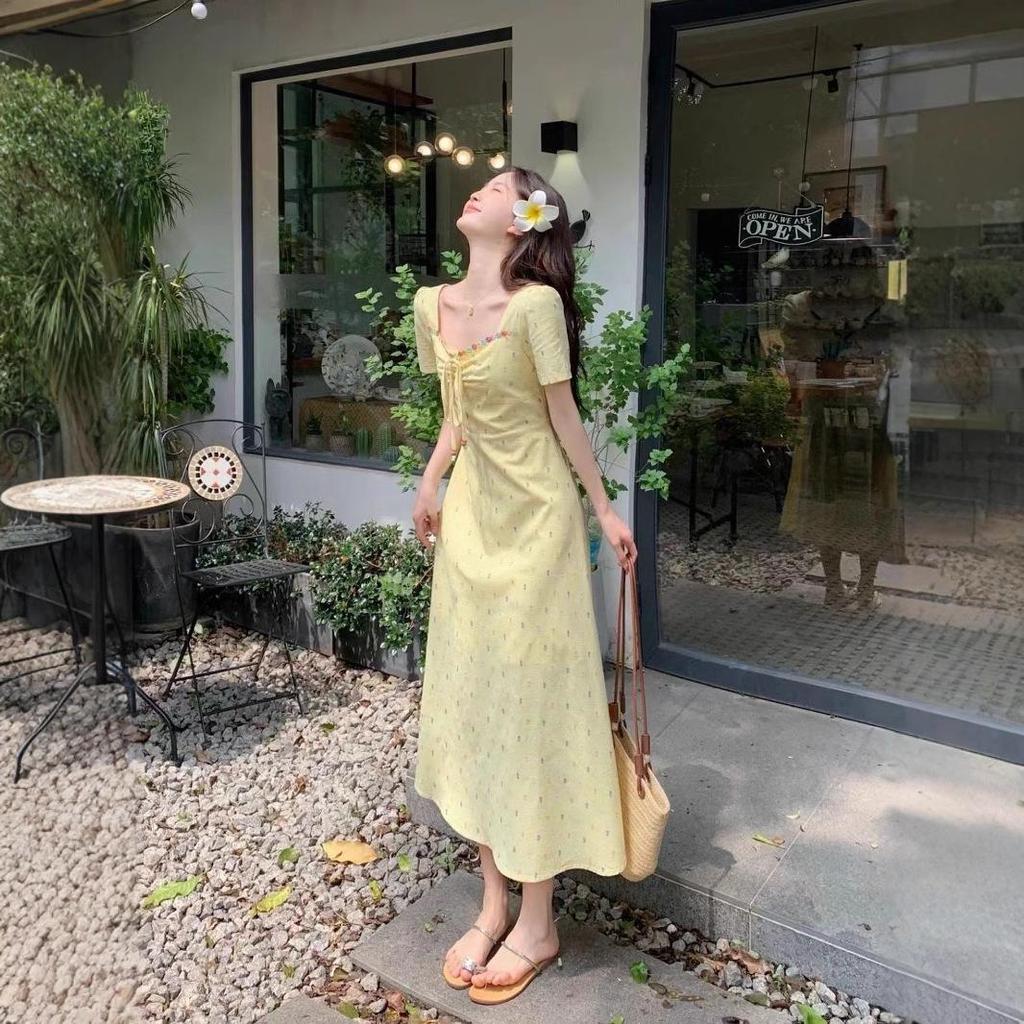 2025 Plus Size French Floral Short Sleeve A-line Dress for Women - Slimming Summer Design.