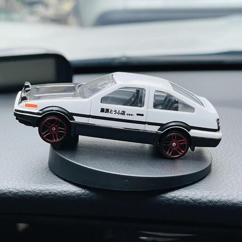 Initial D AE86 Alloy Car Interior Models Toys Automatically Drift Rotating Auto Dashboard Metal Ornaments Fujiwara Car
