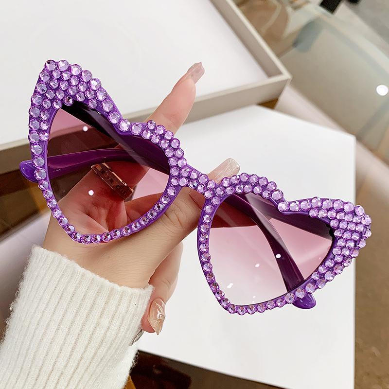 Women Pink Diamond Frame Heart Shape Sunglasses UV400 Light Luxury Brand Sun Glasses for Ladies Wedding Party Fashion Eyewear