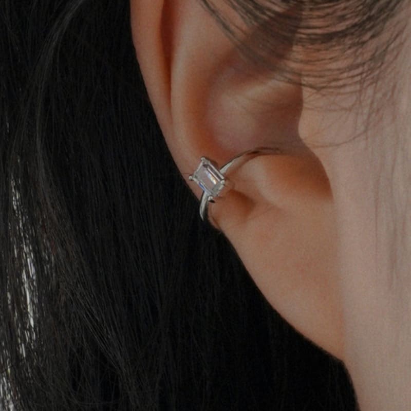 

POSTLUDE [SILVER] SQUARE CZ EARCUFF single type